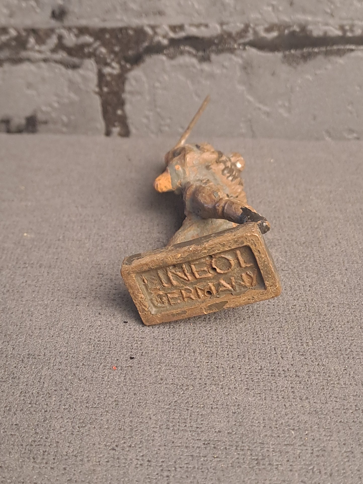 Lineol German Soldier Marching / Lineol Tysk Marcherende Soldat