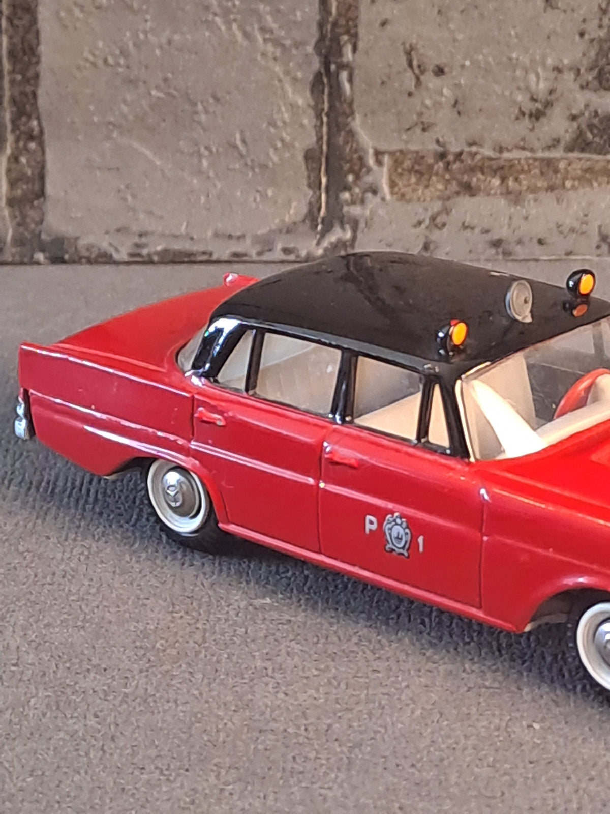Tekno Denmark Mercedes-Benz 220SE Fire Chief