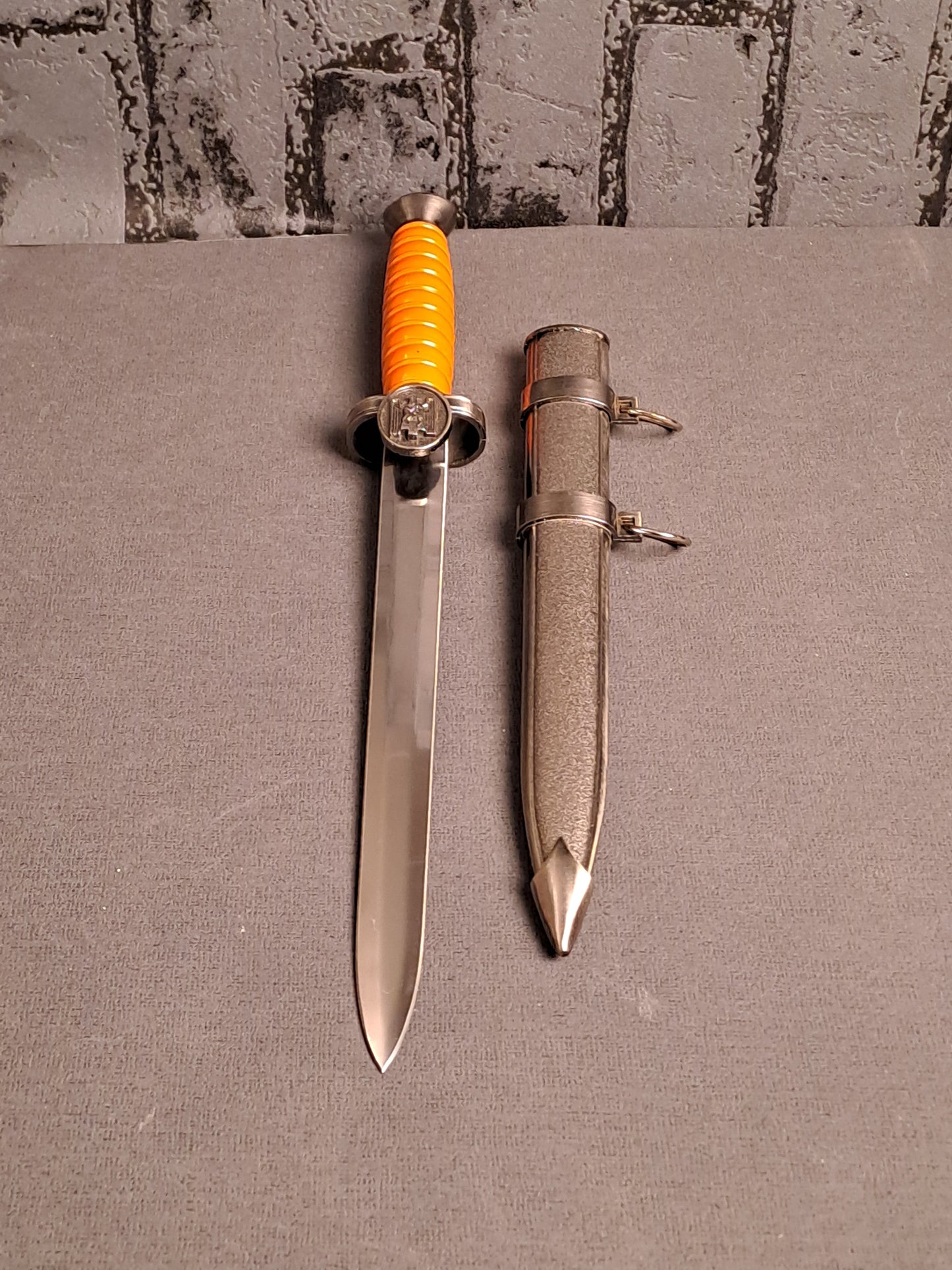 WW2 DRK Deutsche Rotes Kreuz Dagger
