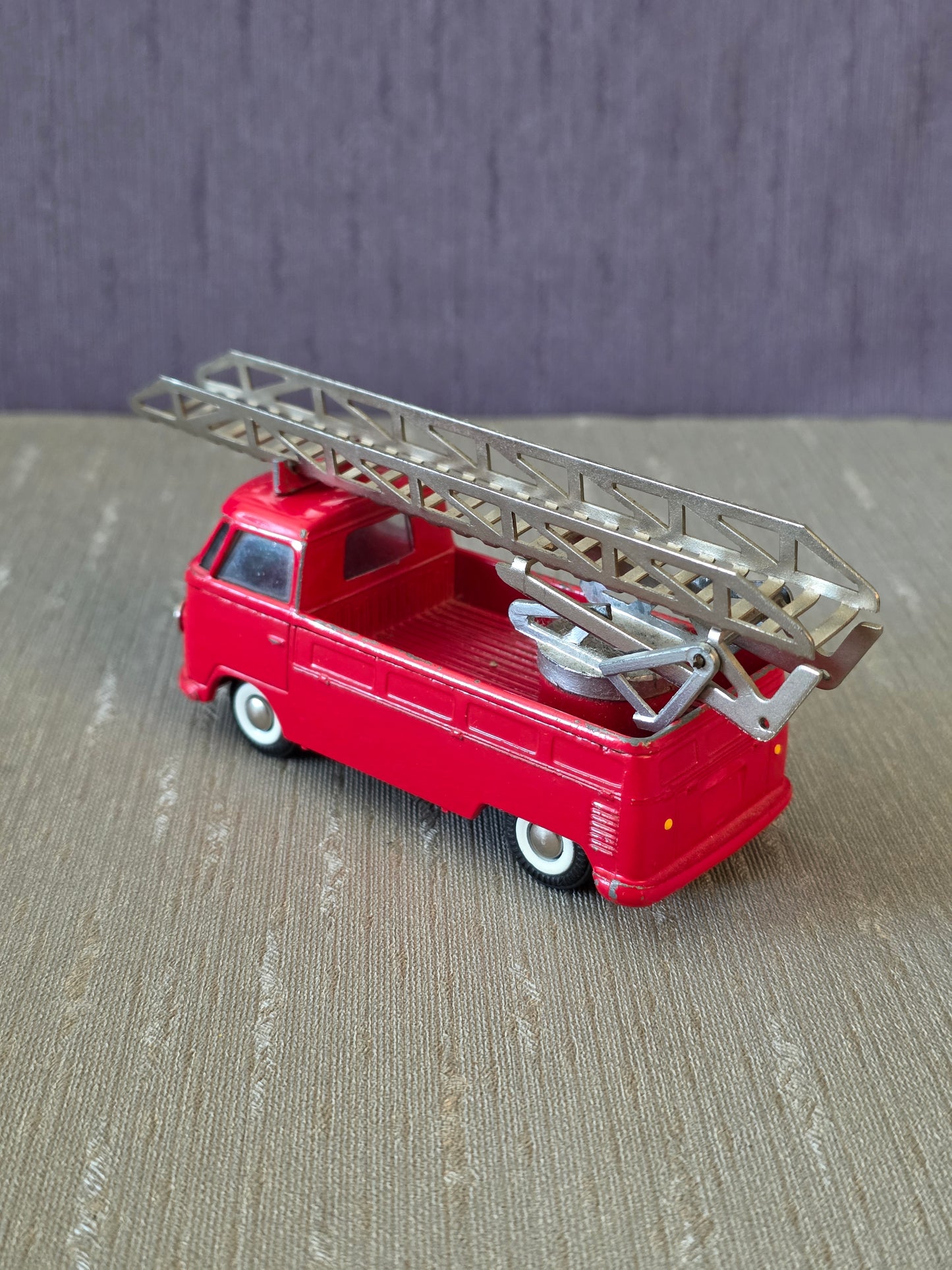 Tekno VW Type II Stigebrandbil
