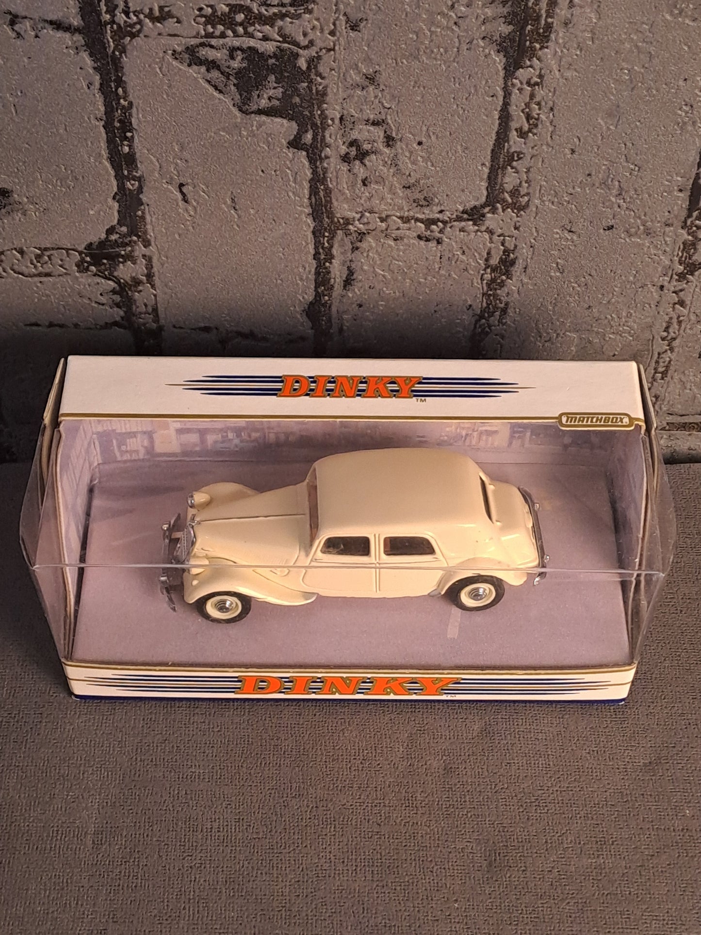 The Dinky Collection 1952 Citroen 15 CV