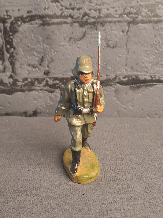 Elastolin German Soldier Marching / Elastolin Tysk Marcherende Soldat