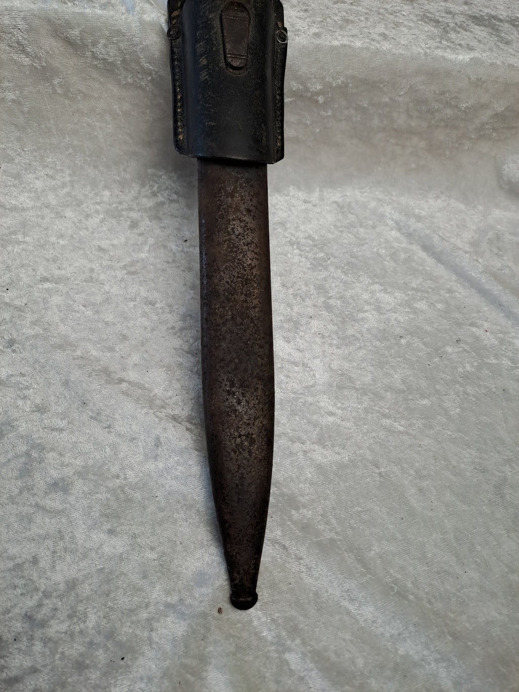 WW2 K98 German Bayonet with Sword Case / WW2 K98 Tysk Bajonet m/ sværdtaske