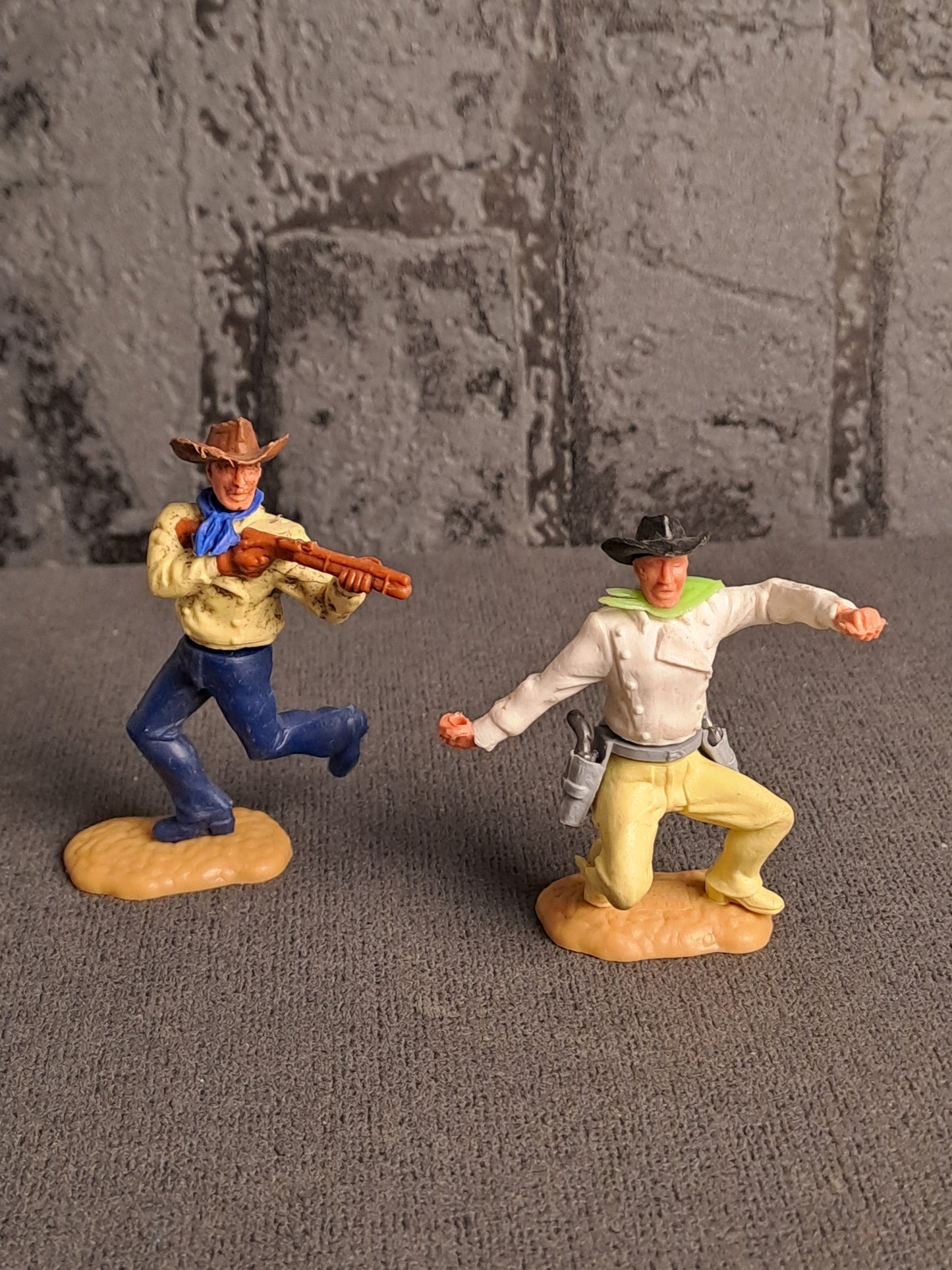 Timpo Toys Cowboys x2