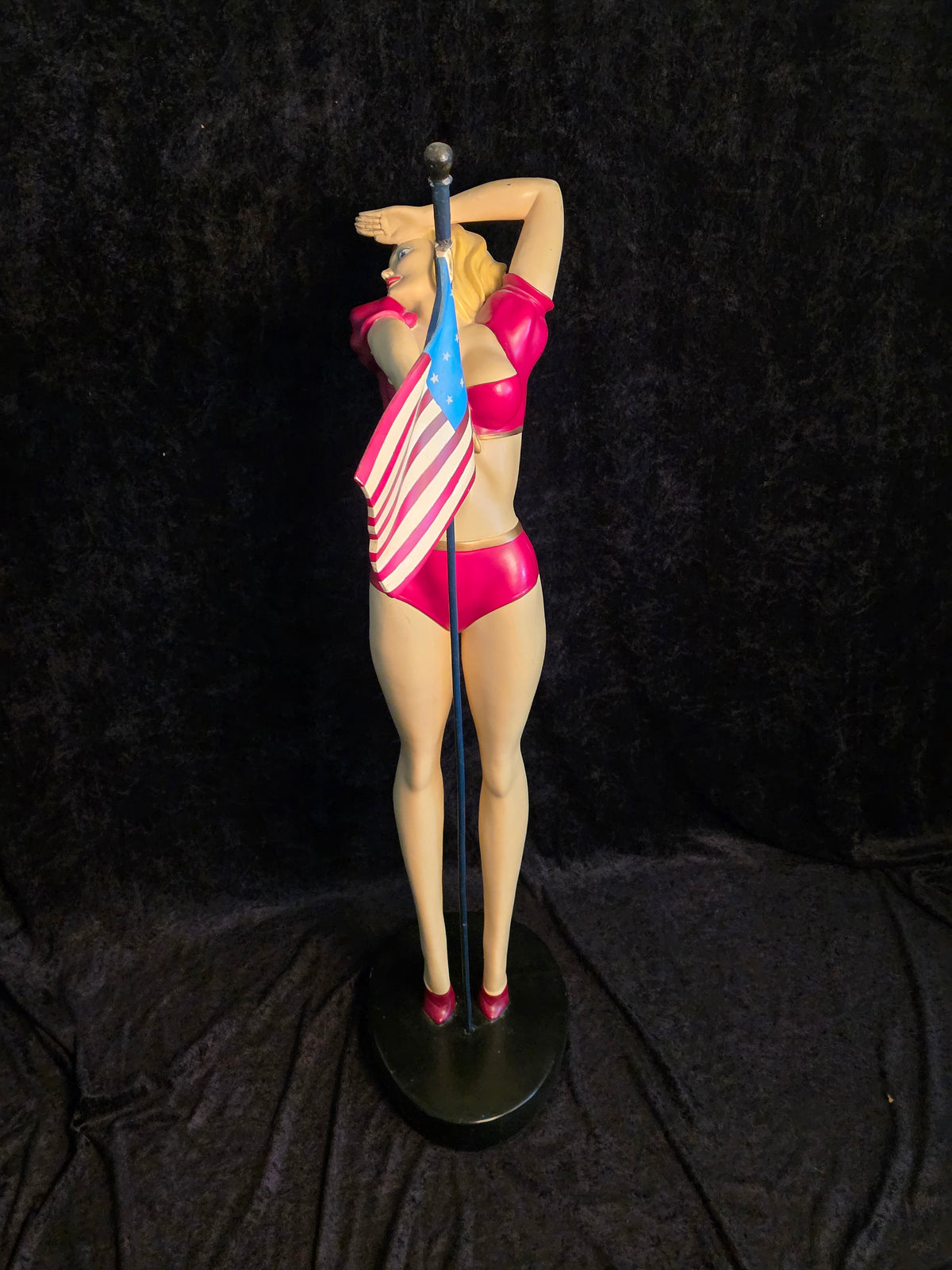 Vintage Pin Up Figur med Amerikansk Flag