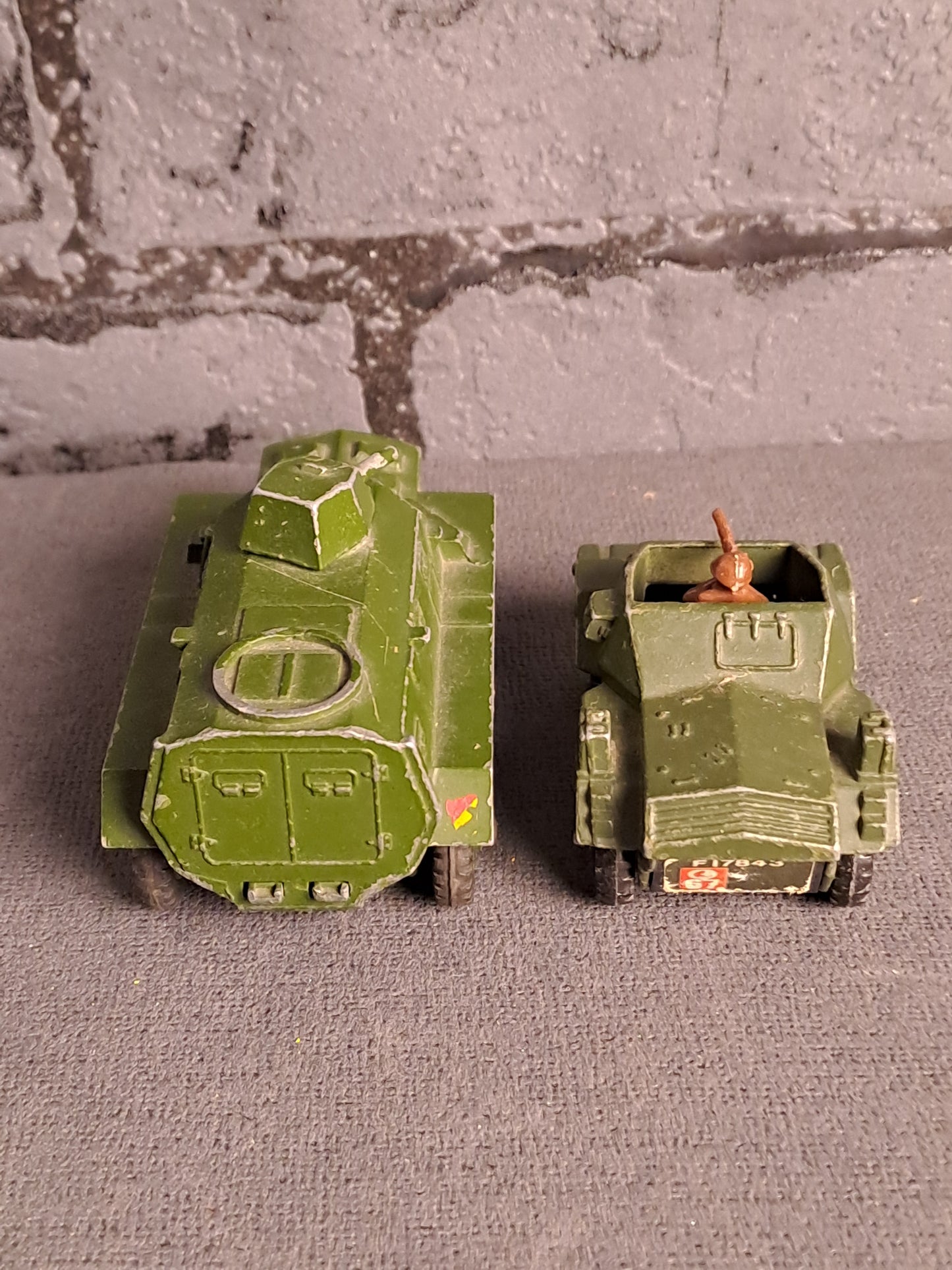 Dinky Toys and Corgi Juniors Military x2