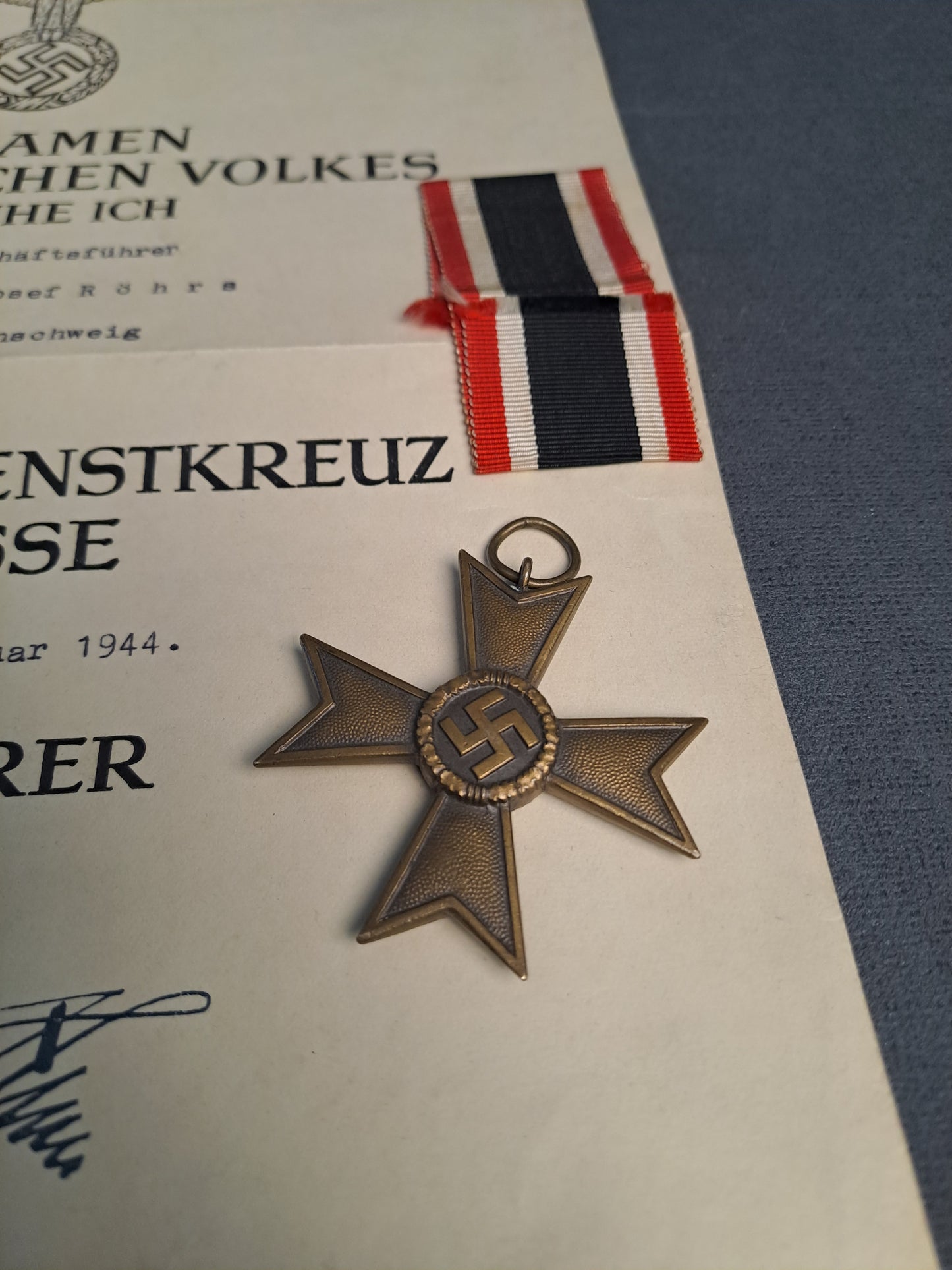 WW2 Kriegsverdienstkreuz 2. Klasse with Envelope and Document / WW2 Krigsfortjenestesmedalje 2. Klasse med Konvolut og Tildelingsbevis