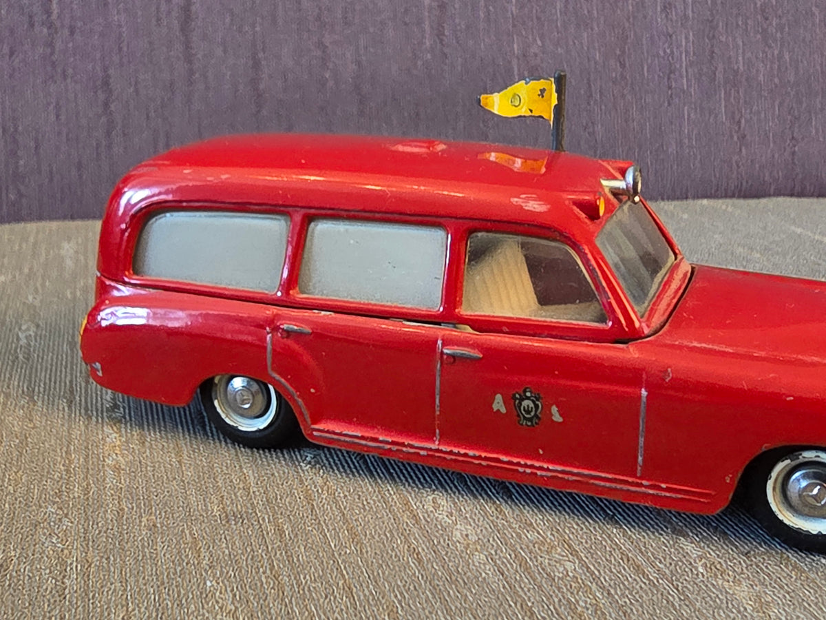 Tekno Mercedes Benz 220s Ambulance