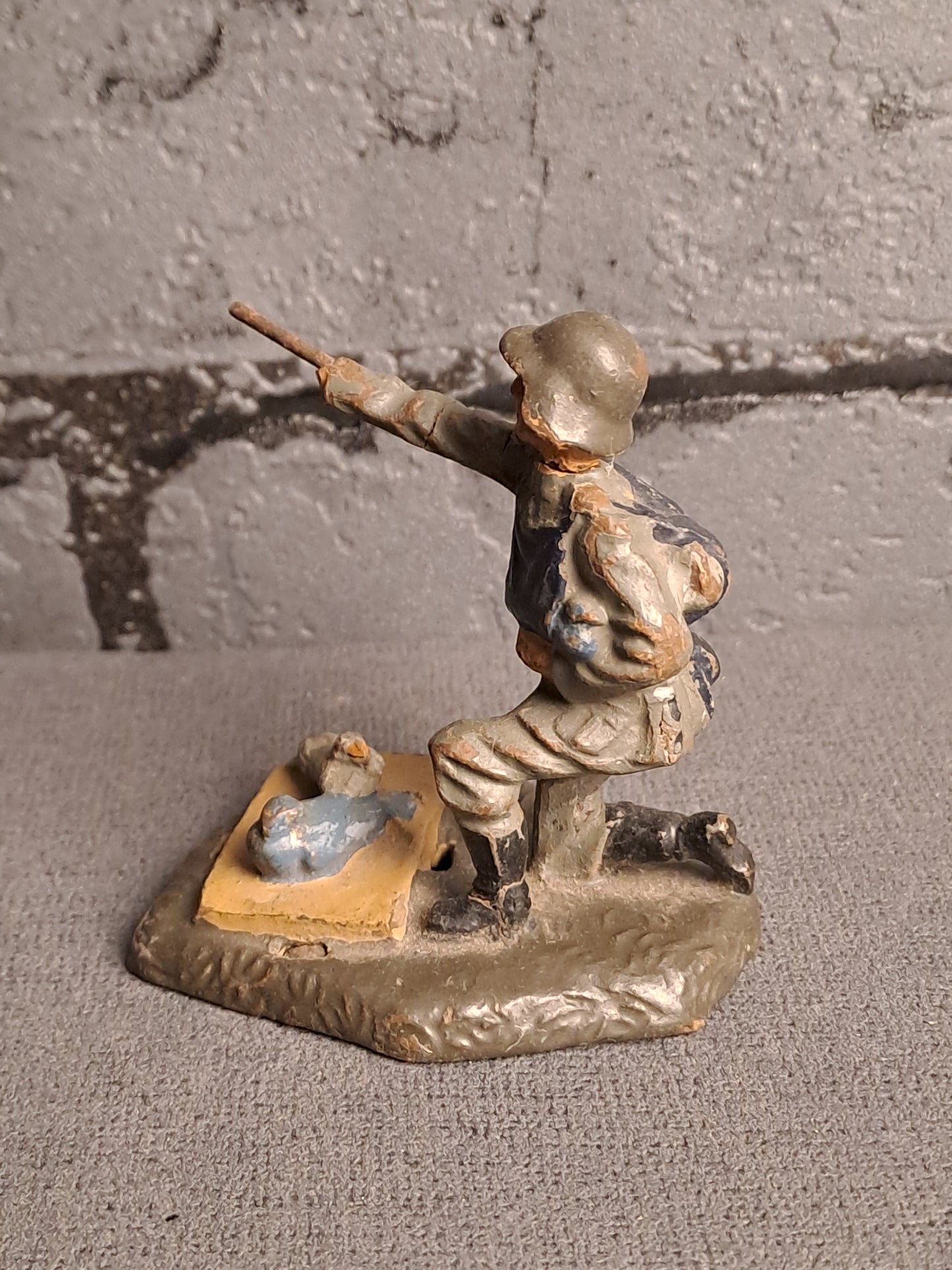 Lineol and Elastolin