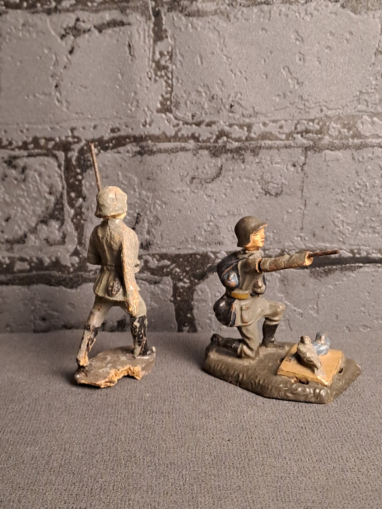 Lineol and Elastolin