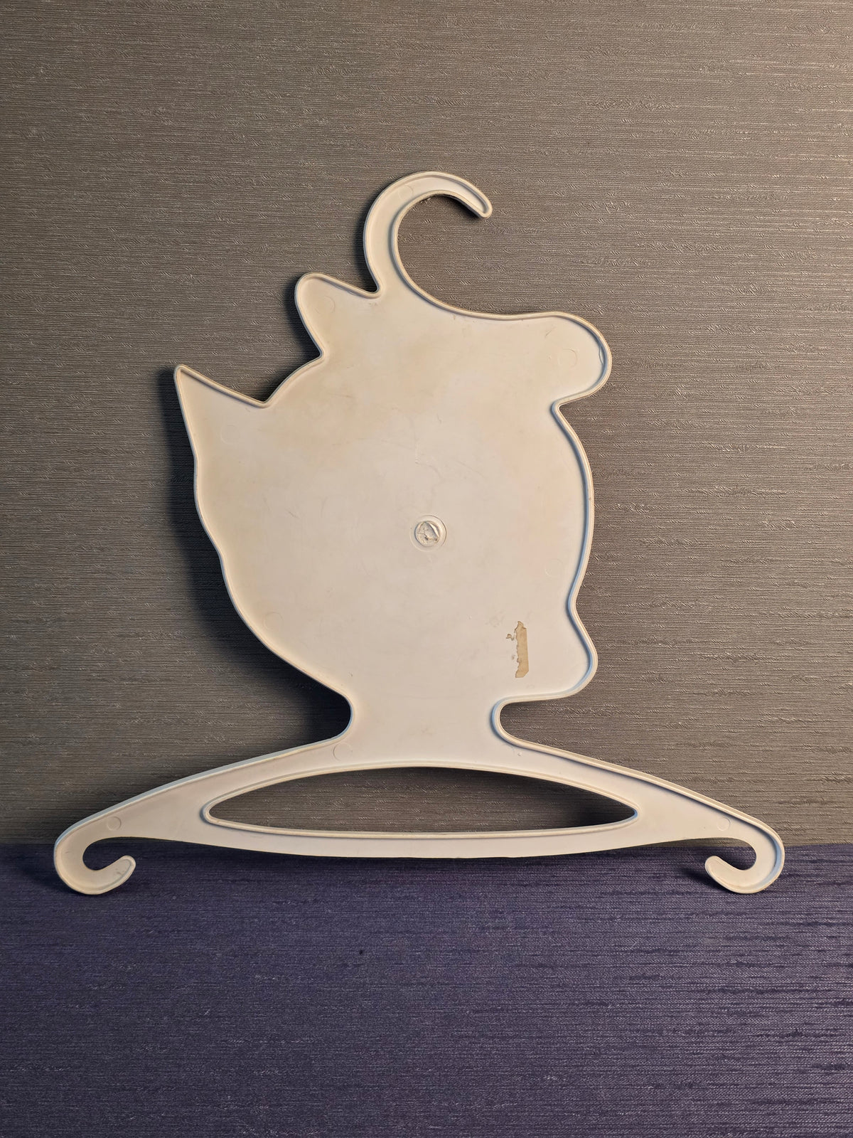 Disney Hanger. Donald Duck