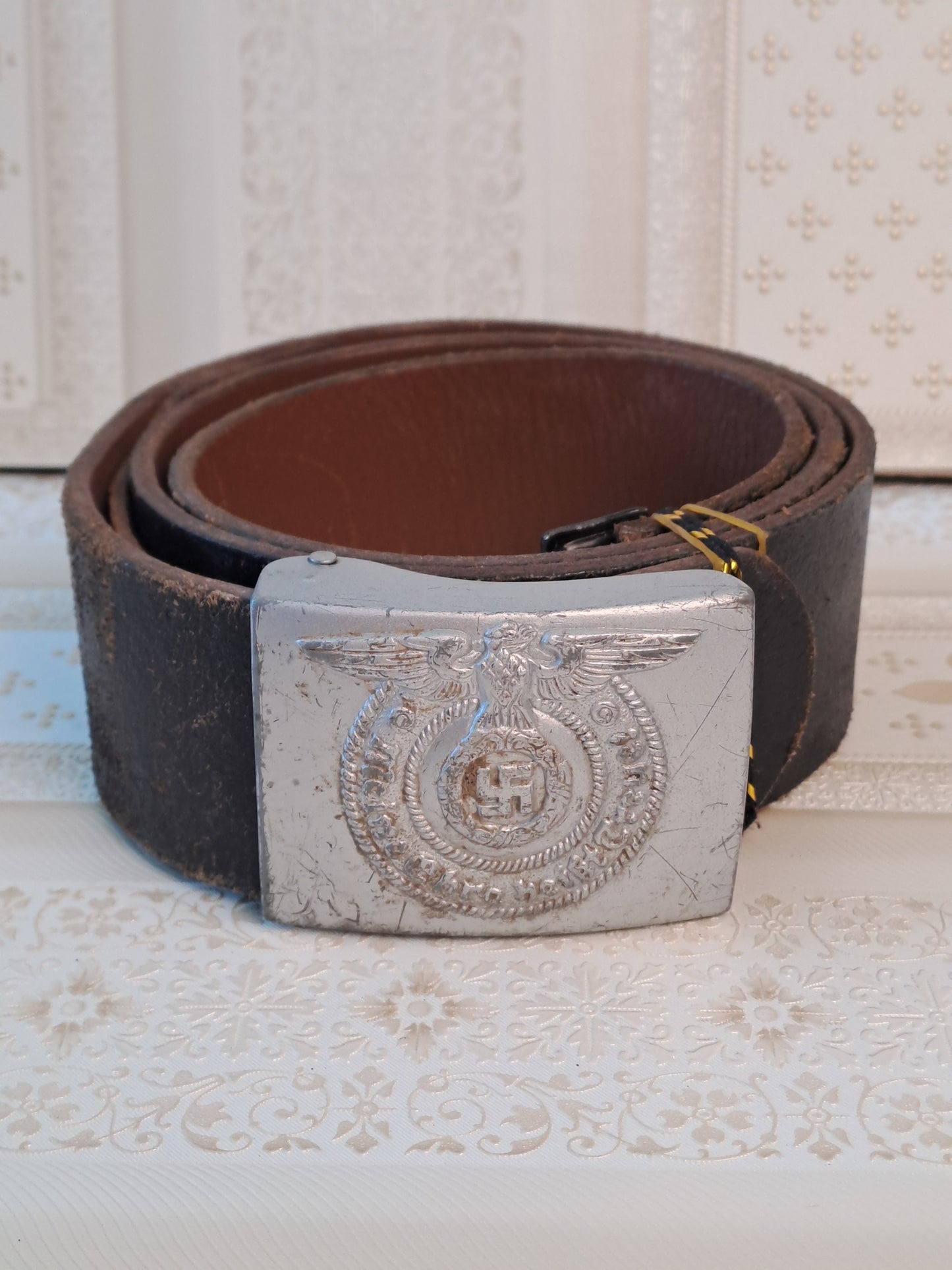 WW2 Leather Belt with Waffen SS Buckle / WW2 Læderbælte med Waffen SS Bæltespænde