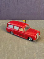 Tekno Mercedes-Benz 220S Ambulance