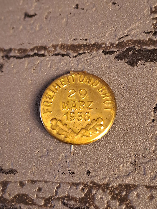 WW2 NSDAP Election Pin Freiheit und Brot 1936