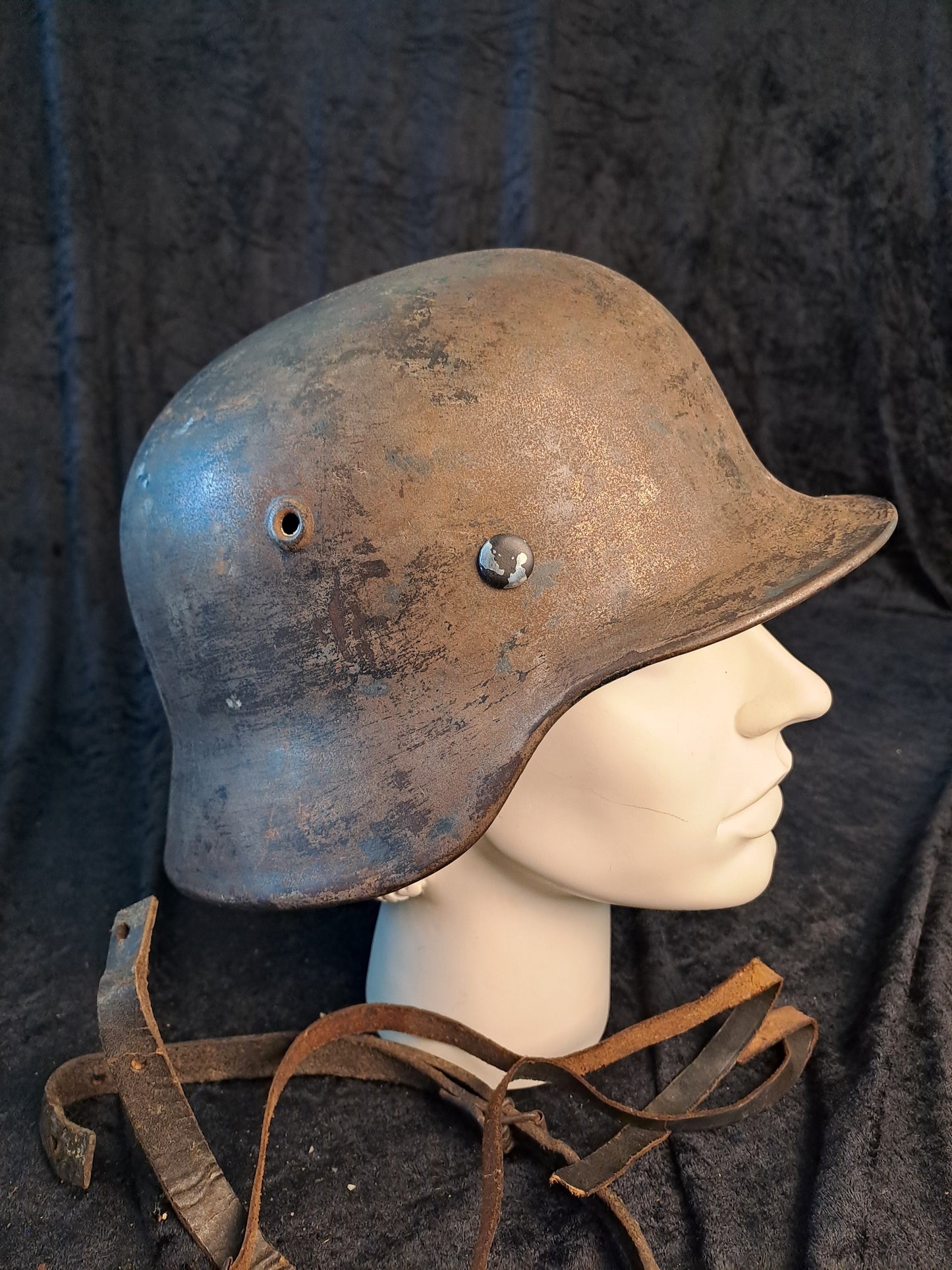 WW2 German Steel Helmet M40 / WW2 Tysk Stålhjelm M40