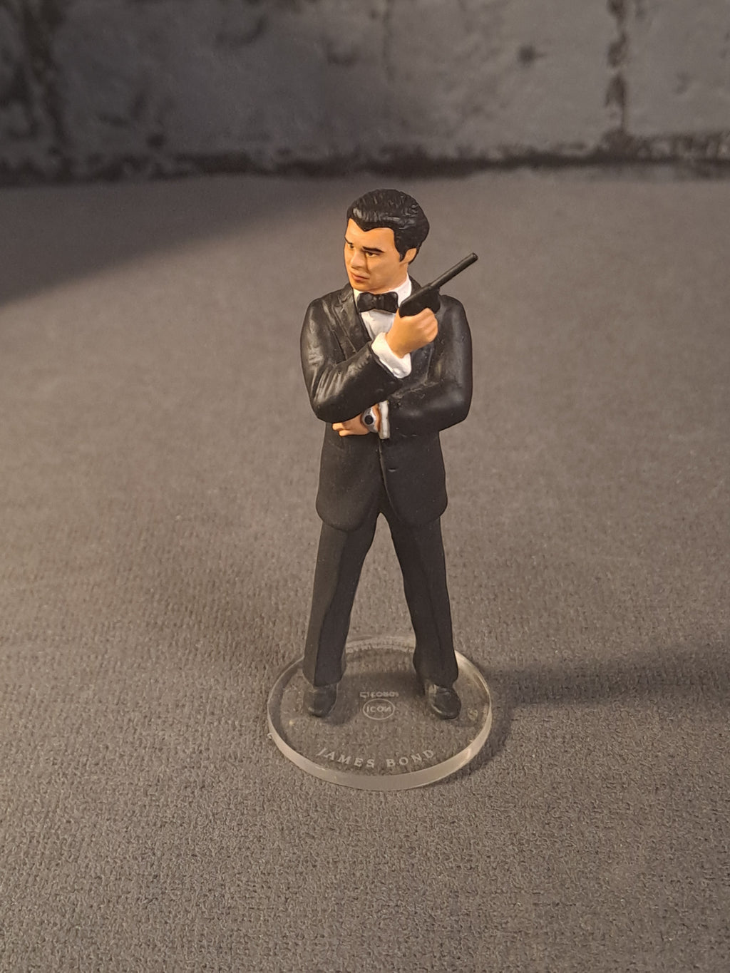 James Bond 007 Pierce Borsnan Figure Corgi Icon 1998