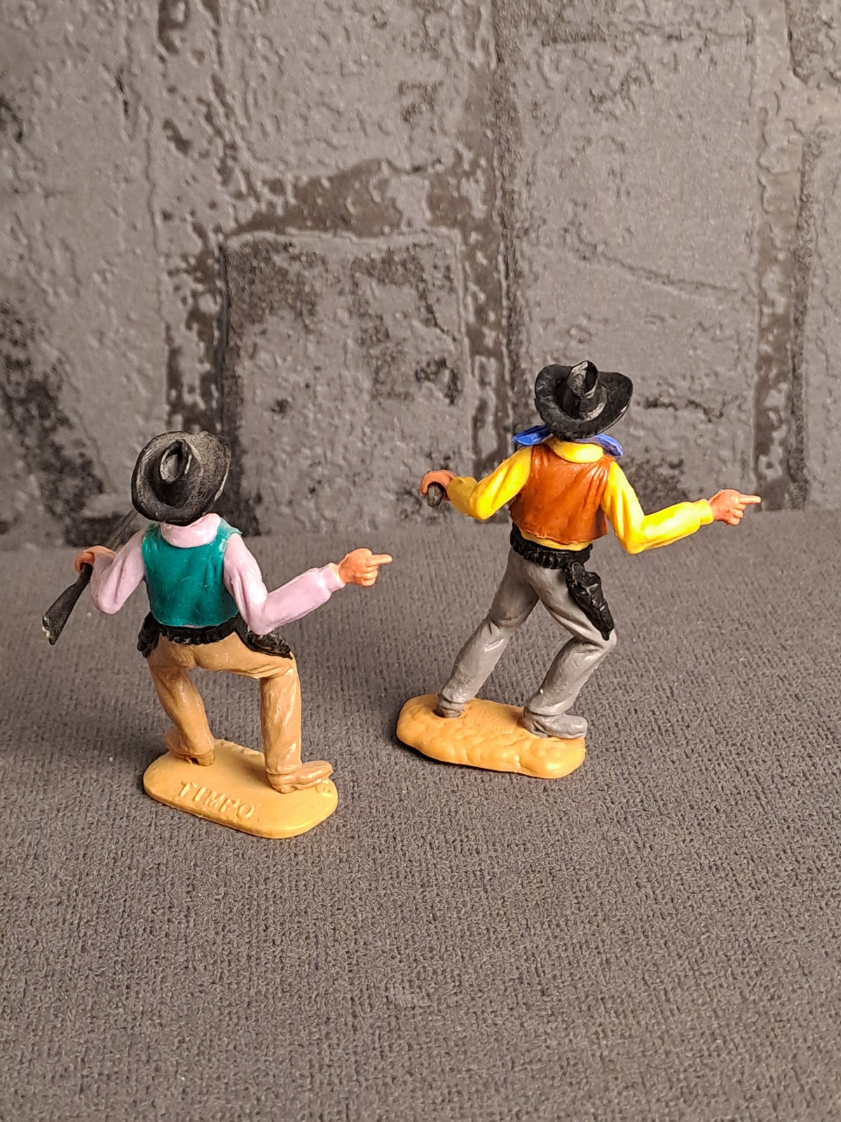 Timpo Toys Cowboys x2