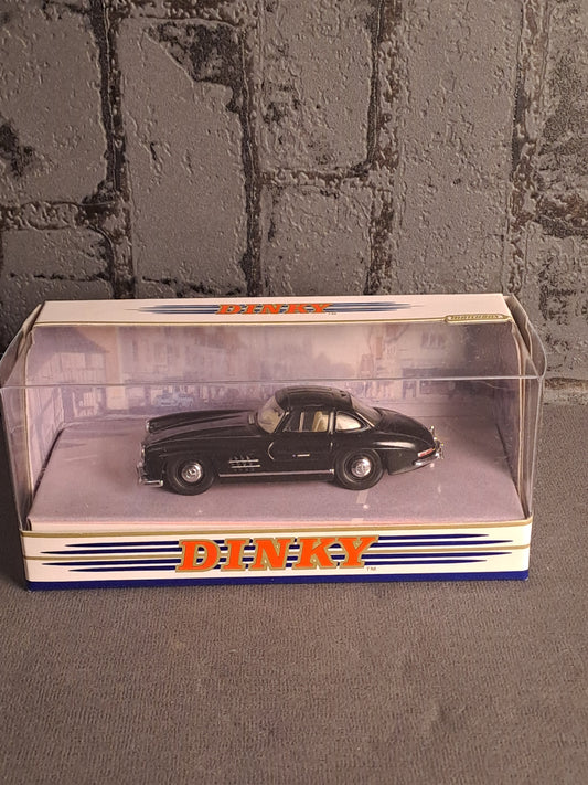 The Dinky Collection 1955 Mercedes Benz 300 sl Gullwing