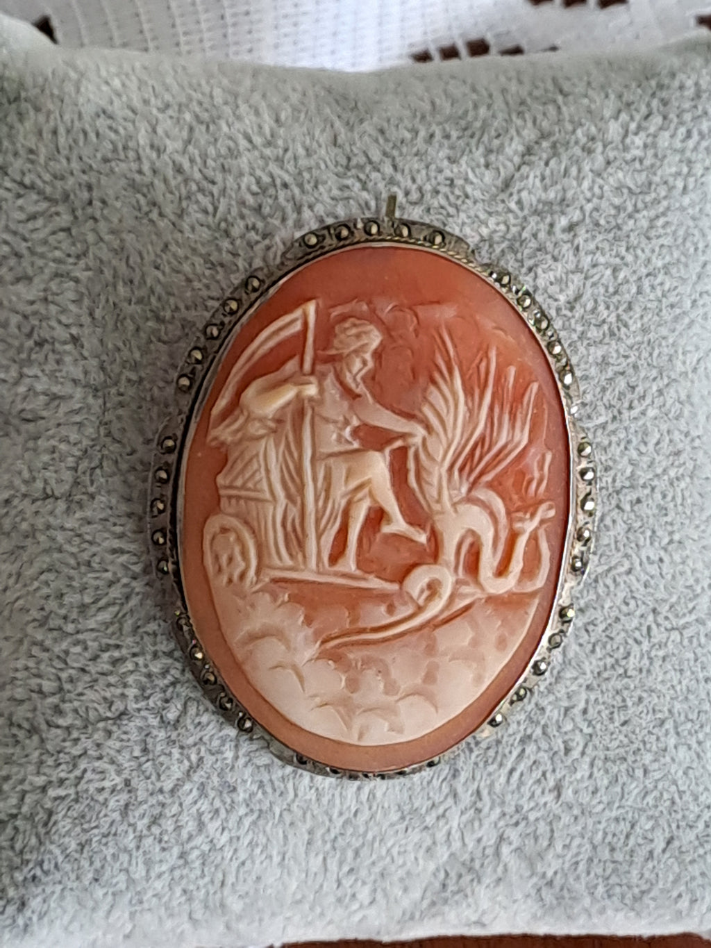 Large Antique 800 Silver Shell Carved Cameo Pendant/Brooch