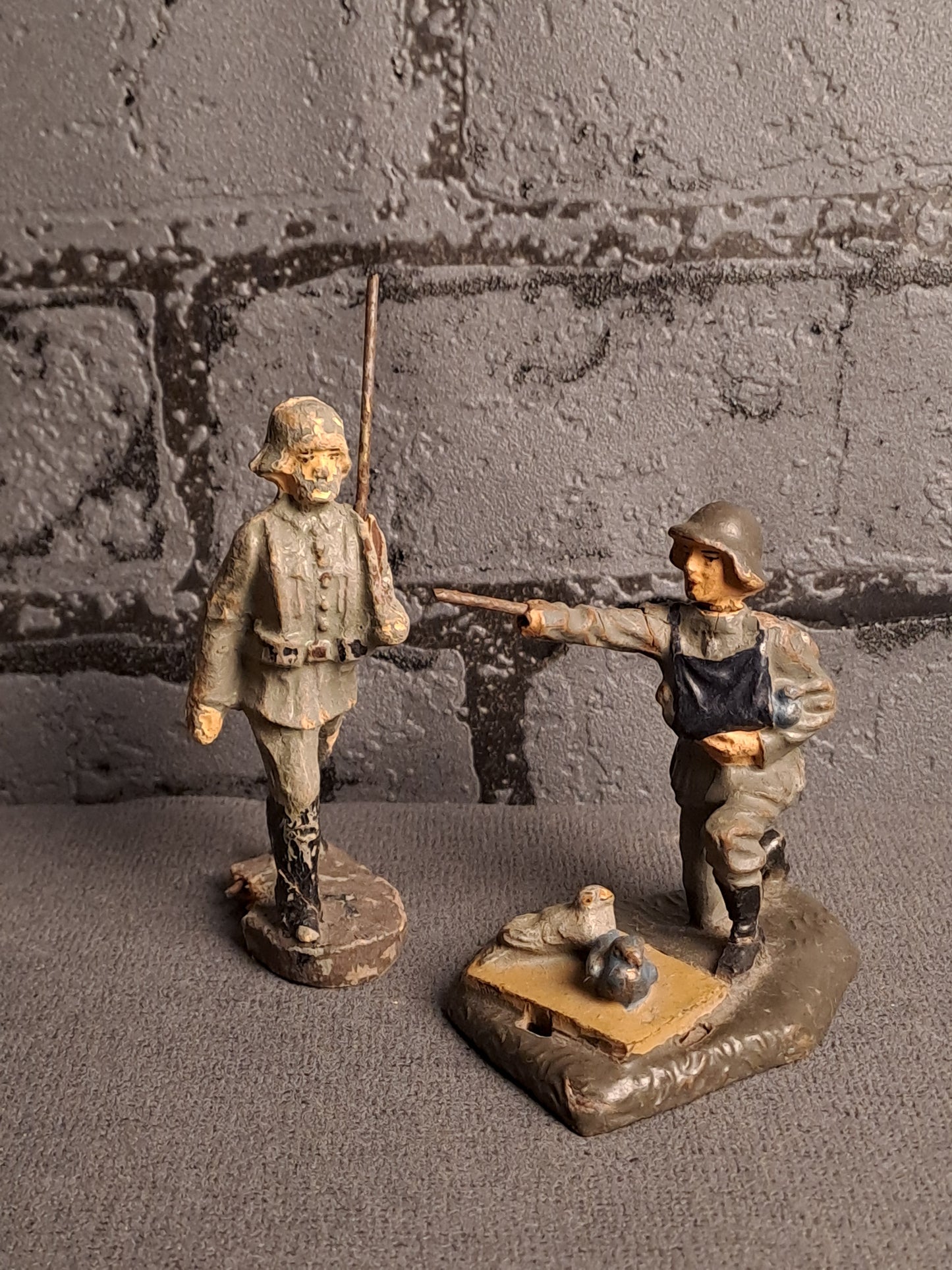 Lineol and Elastolin