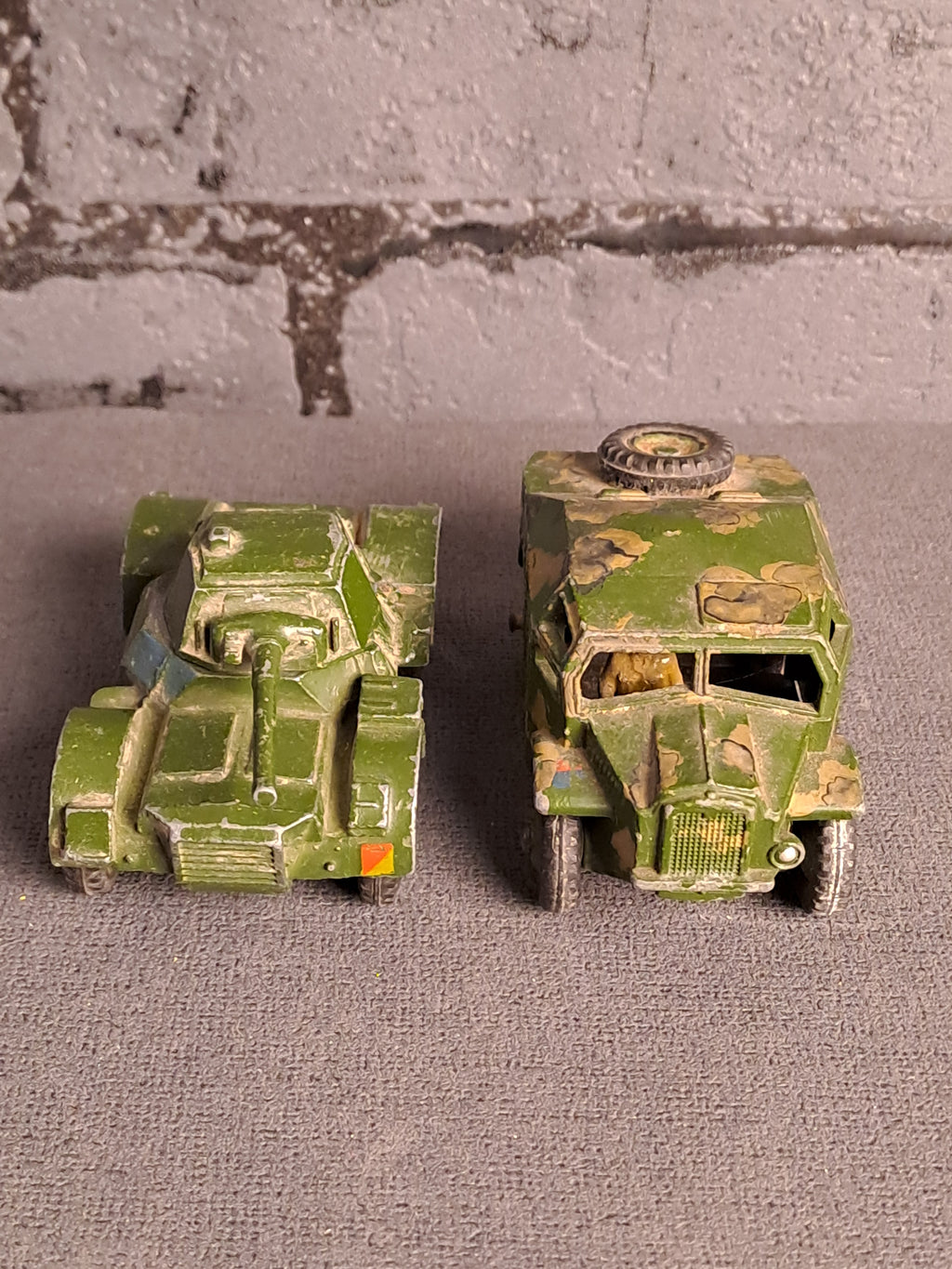 Dinky Toys Armoured Car and Field Artillery Tractor