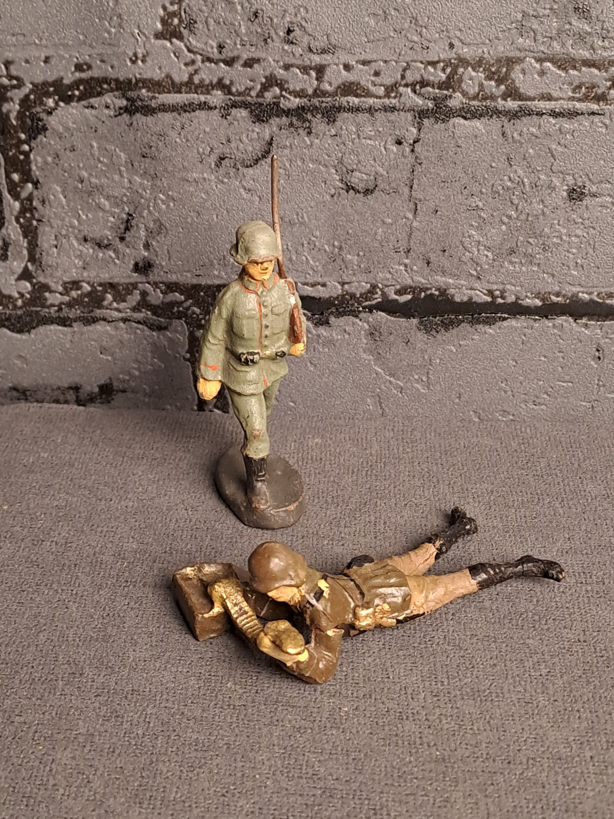 Elastolin German Soldiers x2