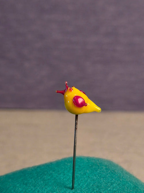 Stick pin Yellow Bird