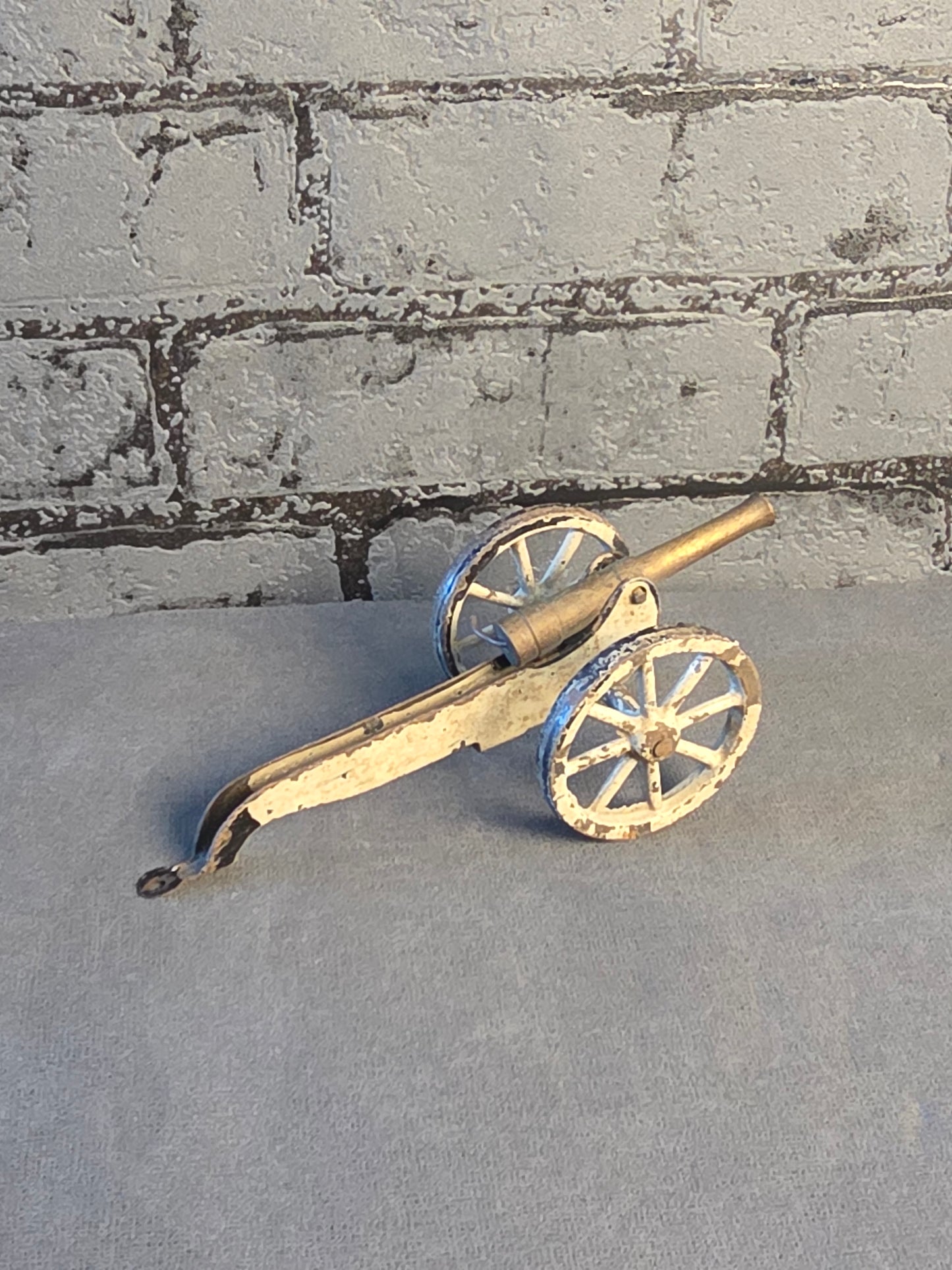 Antik Kanon. 16 cm.