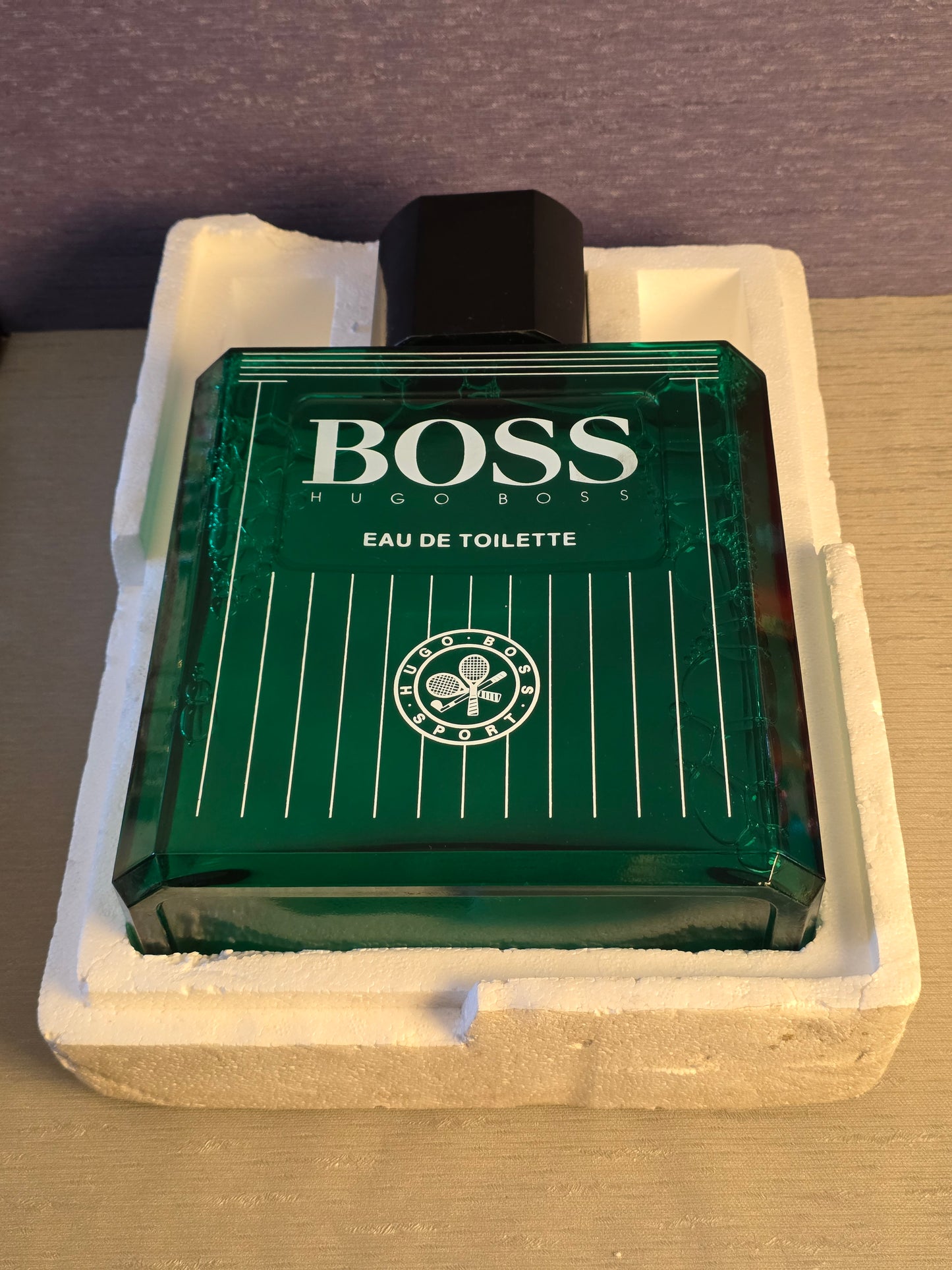 Hugo Boss Kæmpe Reklame Flaske / Hugo Boss Giant Advertising Bottle