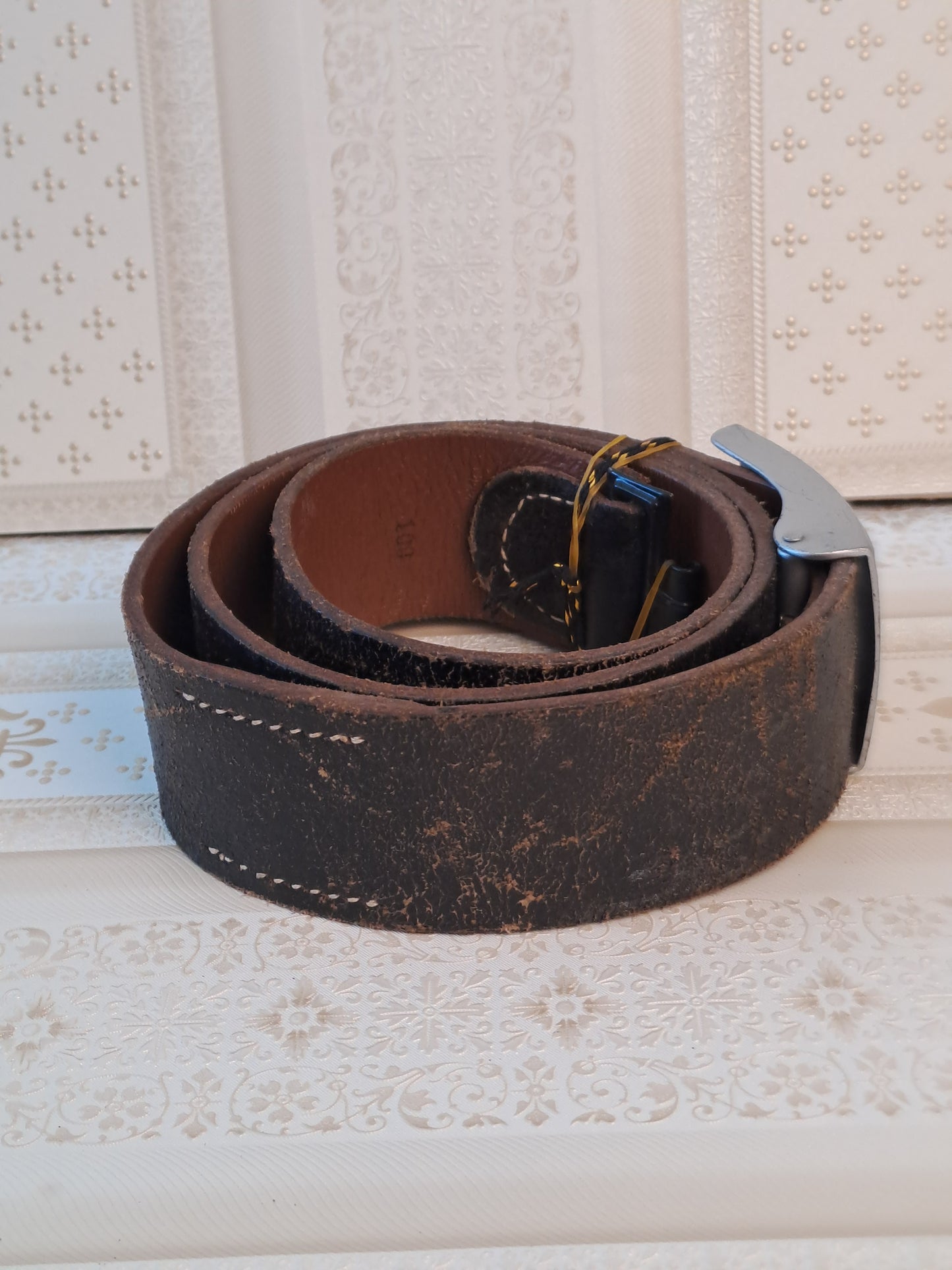 WW2 Leather Belt with Waffen SS Buckle / WW2 Læderbælte med Waffen SS Bæltespænde