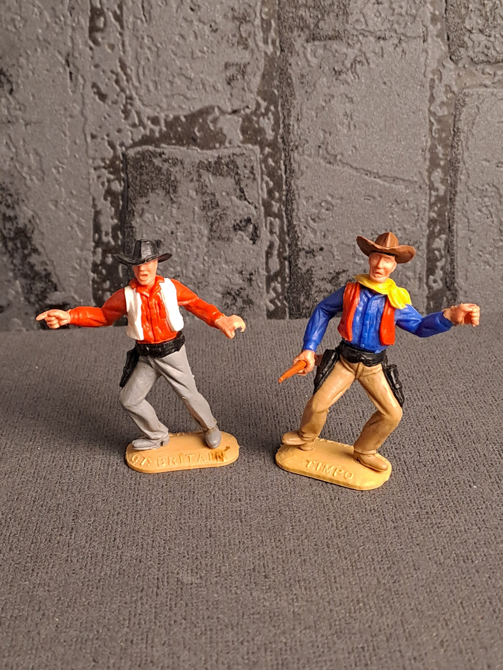 Timpo Toys Cowboys x2