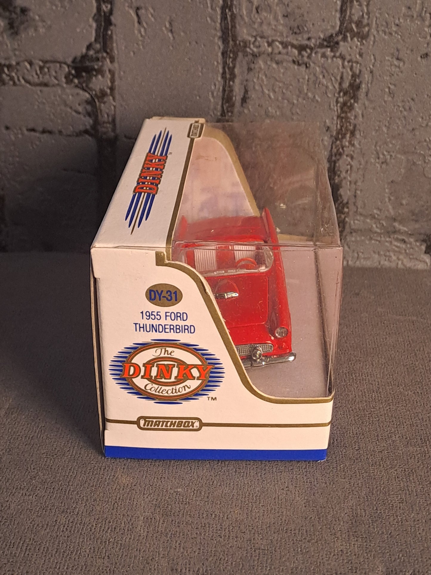 The Dinky Collection 1955 Ford Thunderbird