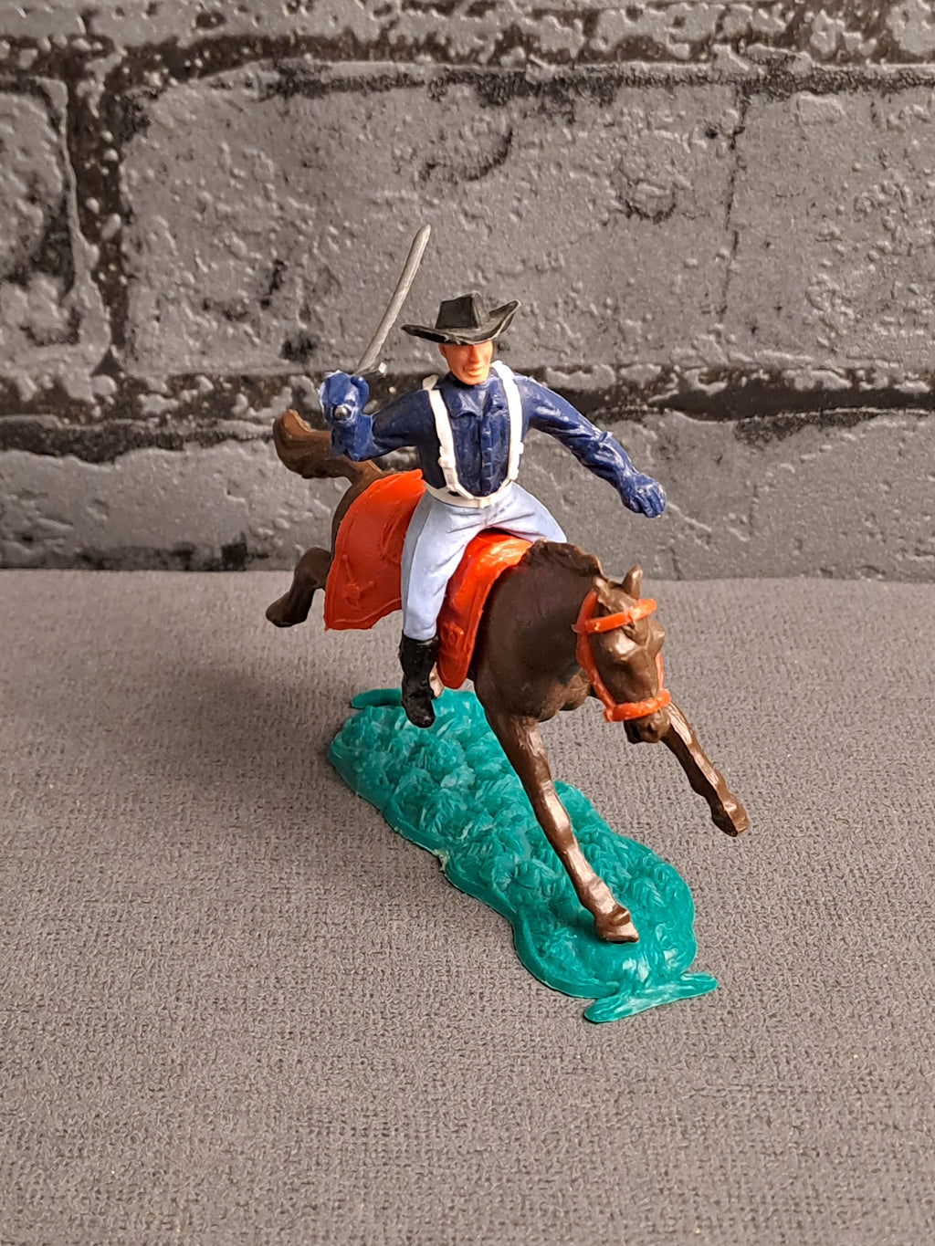 Timpo Toys U.S Cavalry Soldier on Horse / Timpo Toys U.S Kavaleri Soldat på Hest
