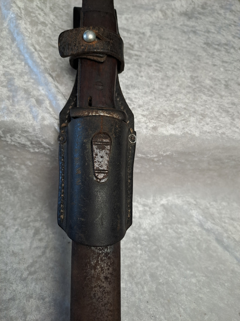 WW2 K98 German Bayonet with Sword Case / WW2 K98 Tysk Bajonet m/ sværdtaske