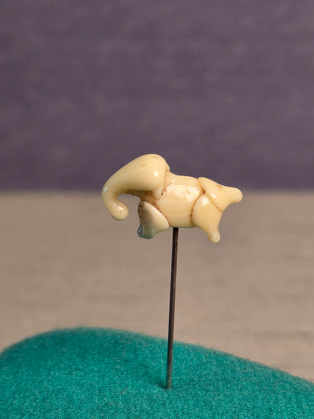 Elephant needle minder
