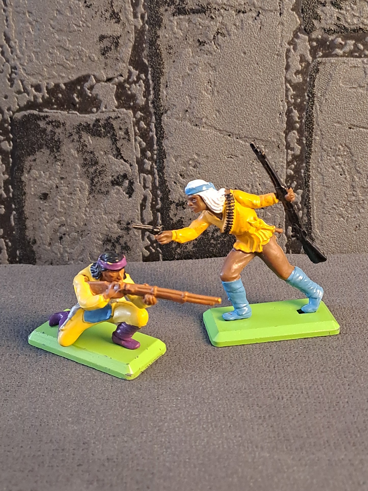 Britains Deetail Apaches x5