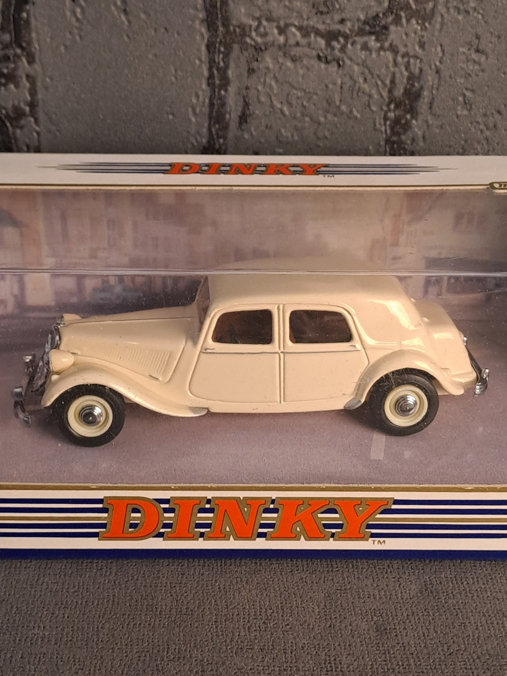 The Dinky Collection 1952 Citroen 15 CV