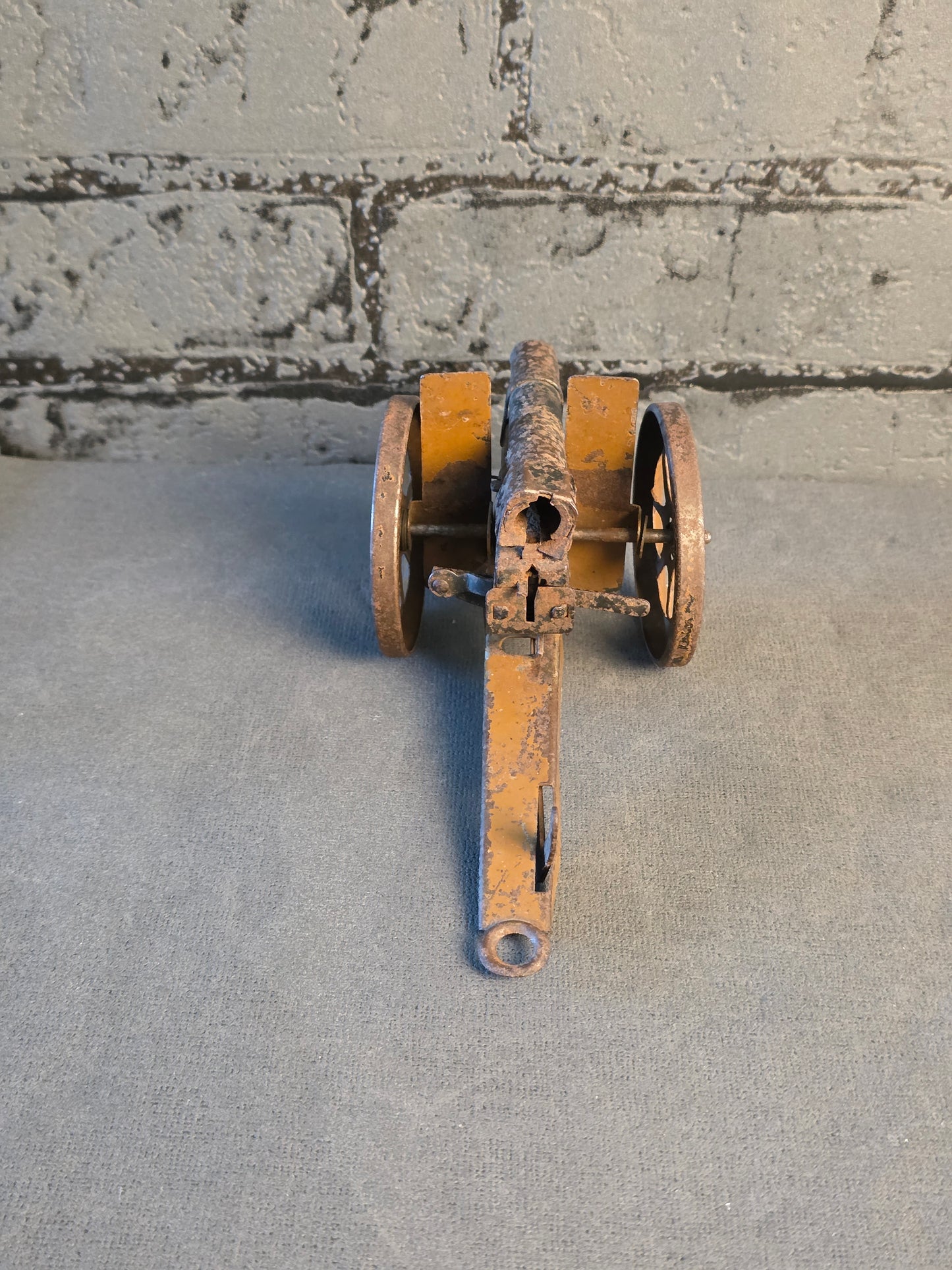 Antik Kanon. 16 cm. 1920/30.