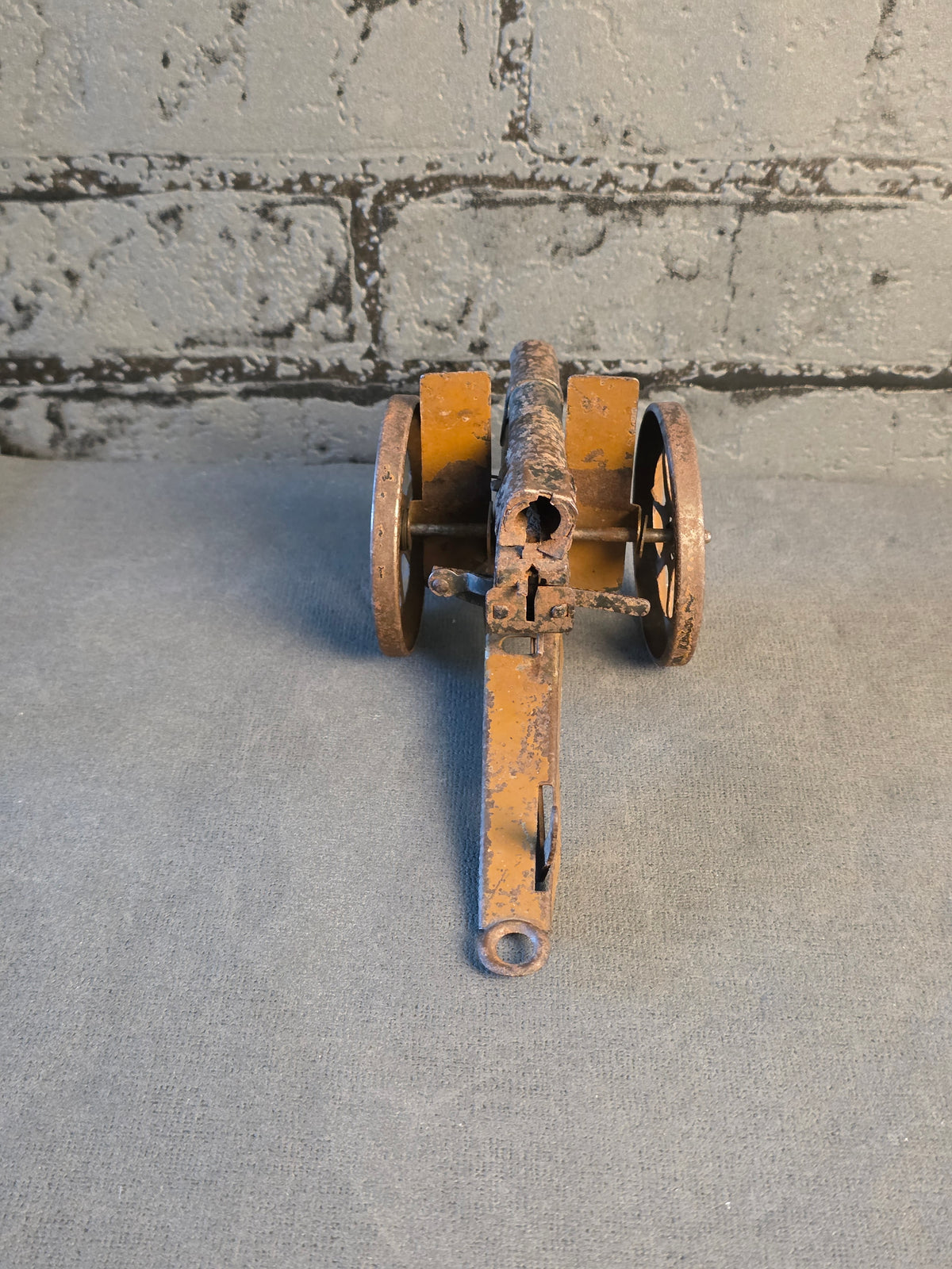 Antik Kanon. 16 cm. 1920/30.
