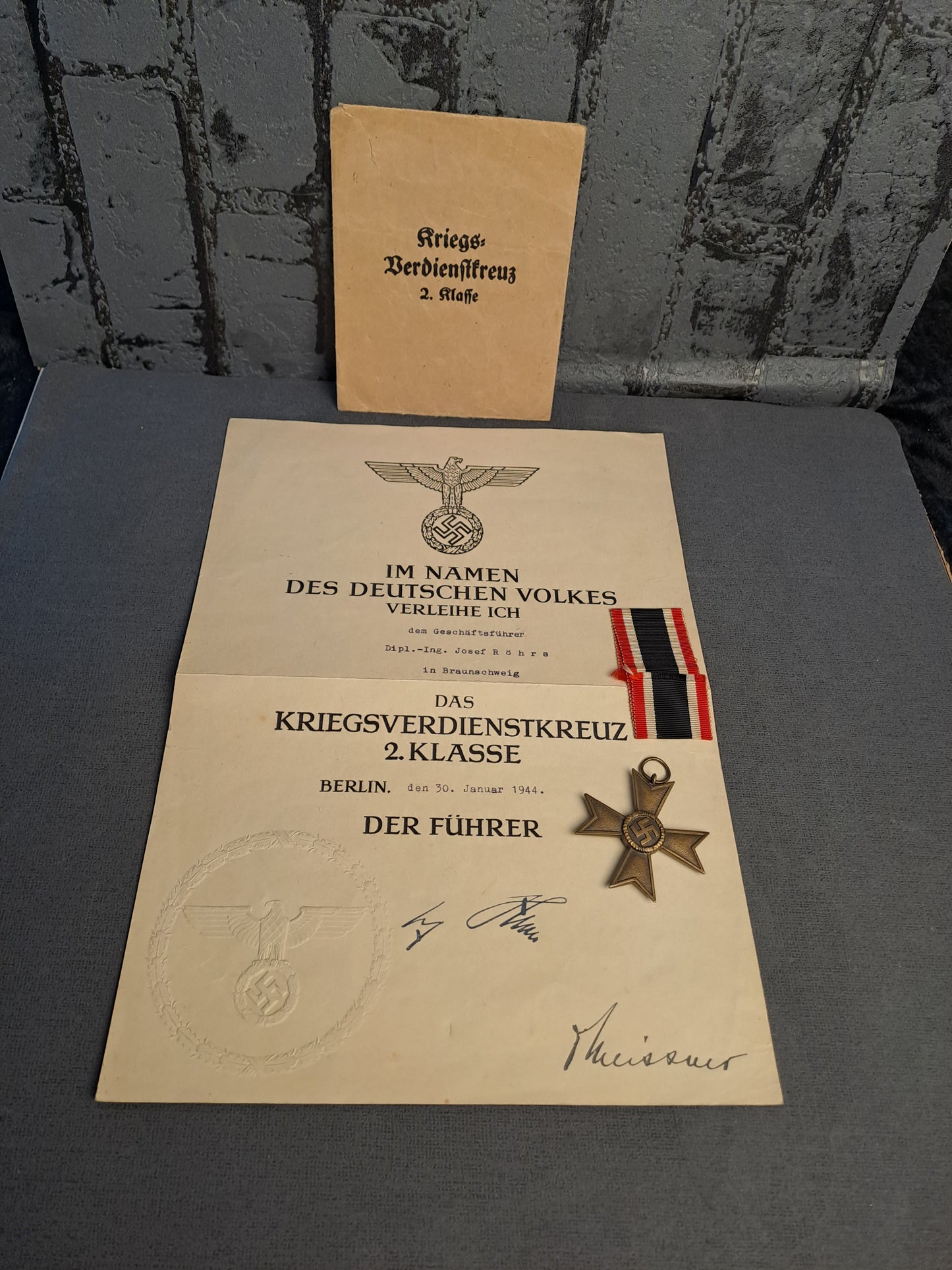 WW2 Kriegsverdienstkreuz 2. Klasse with Envelope and Document / WW2 Krigsfortjenestesmedalje 2. Klasse med Konvolut og Tildelingsbevis