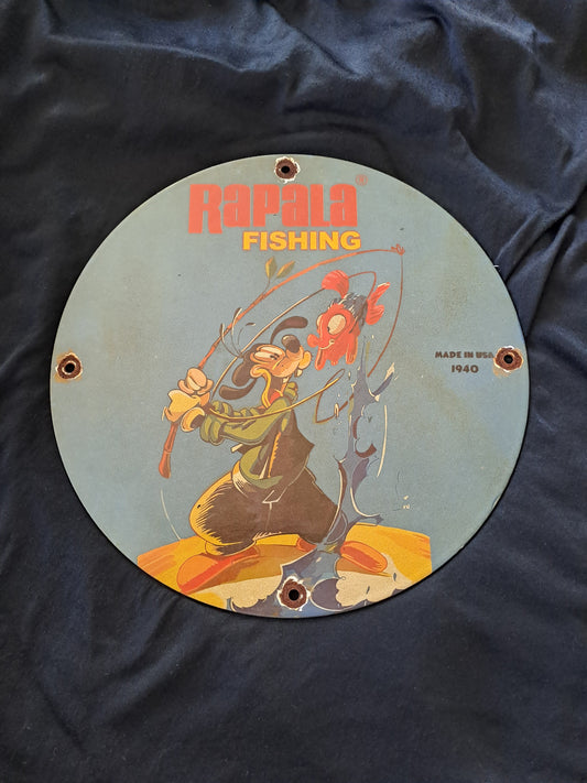 Rapala Fishing Enamel Sign with Goofy Disney / Rapala Fishing Emaljeskilt med Fedtmule Disney
