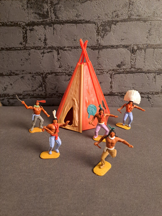 Timpo Toys Tipi and Indians