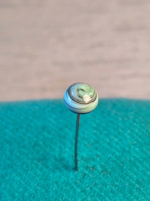 Bead Pin with Twisted Pattern