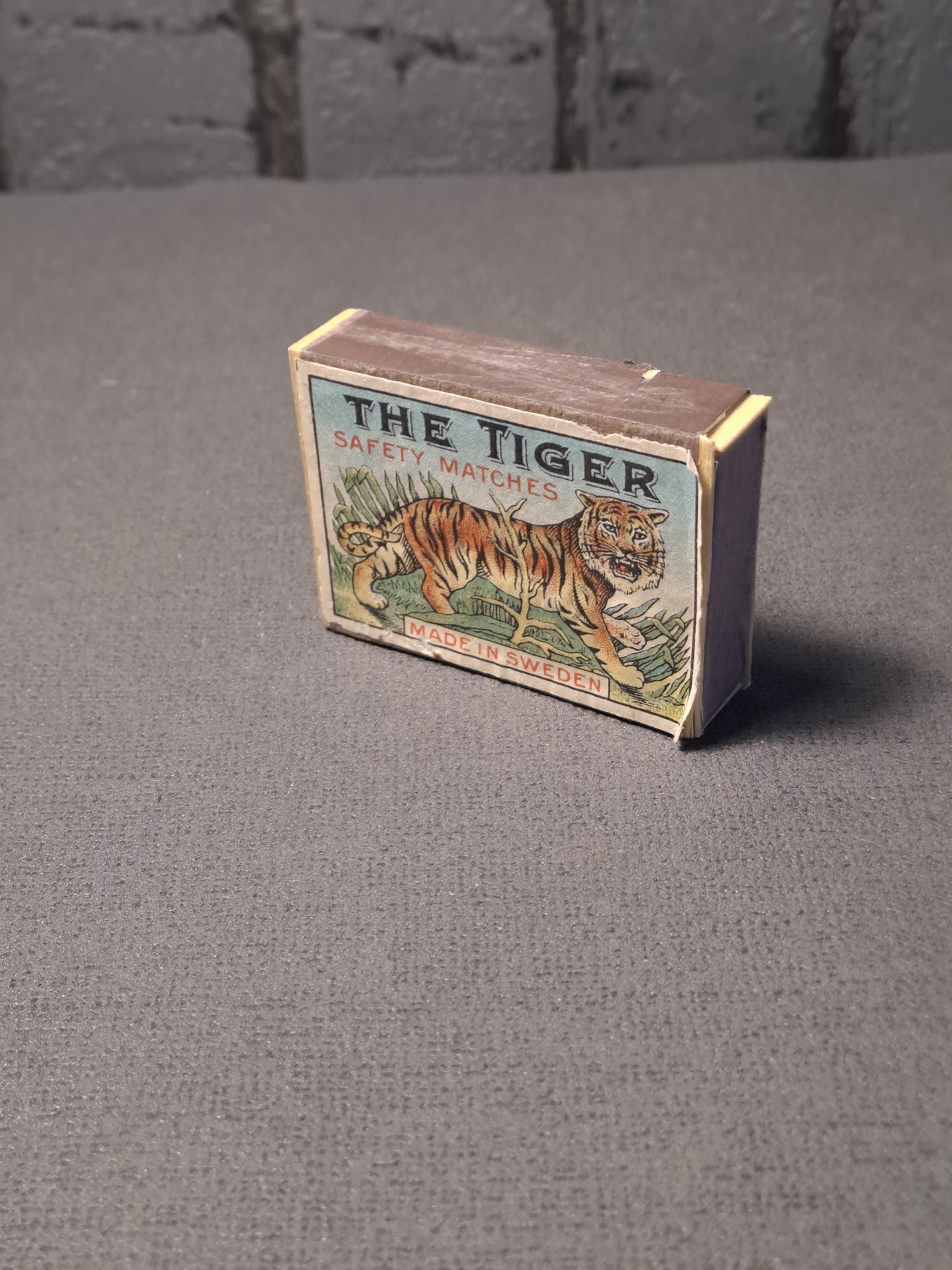 Vintage Matchbox The Tiger / Vintage Tændstikæske The Tiger