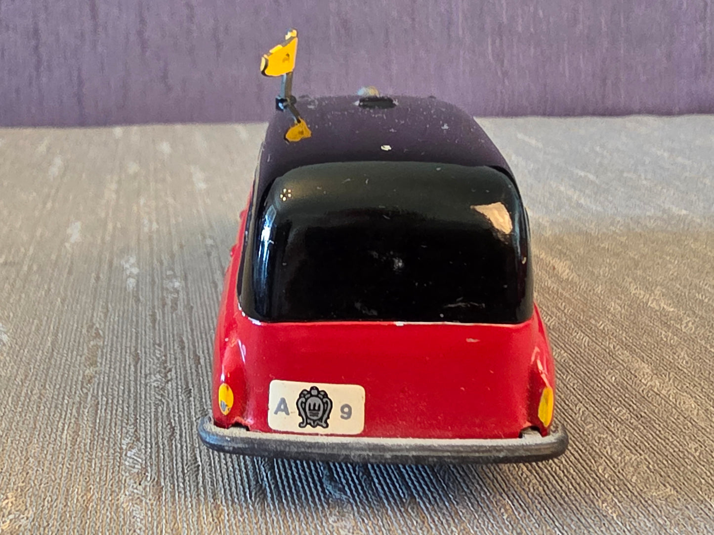 Tekno Mercedes Benz 220s Ambulance