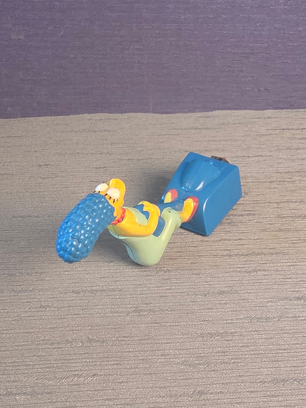 The Simpsons Marge and Snowball