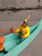 Timpo Toys Indians in Canoe / Timpo Toys Indianere i Kano