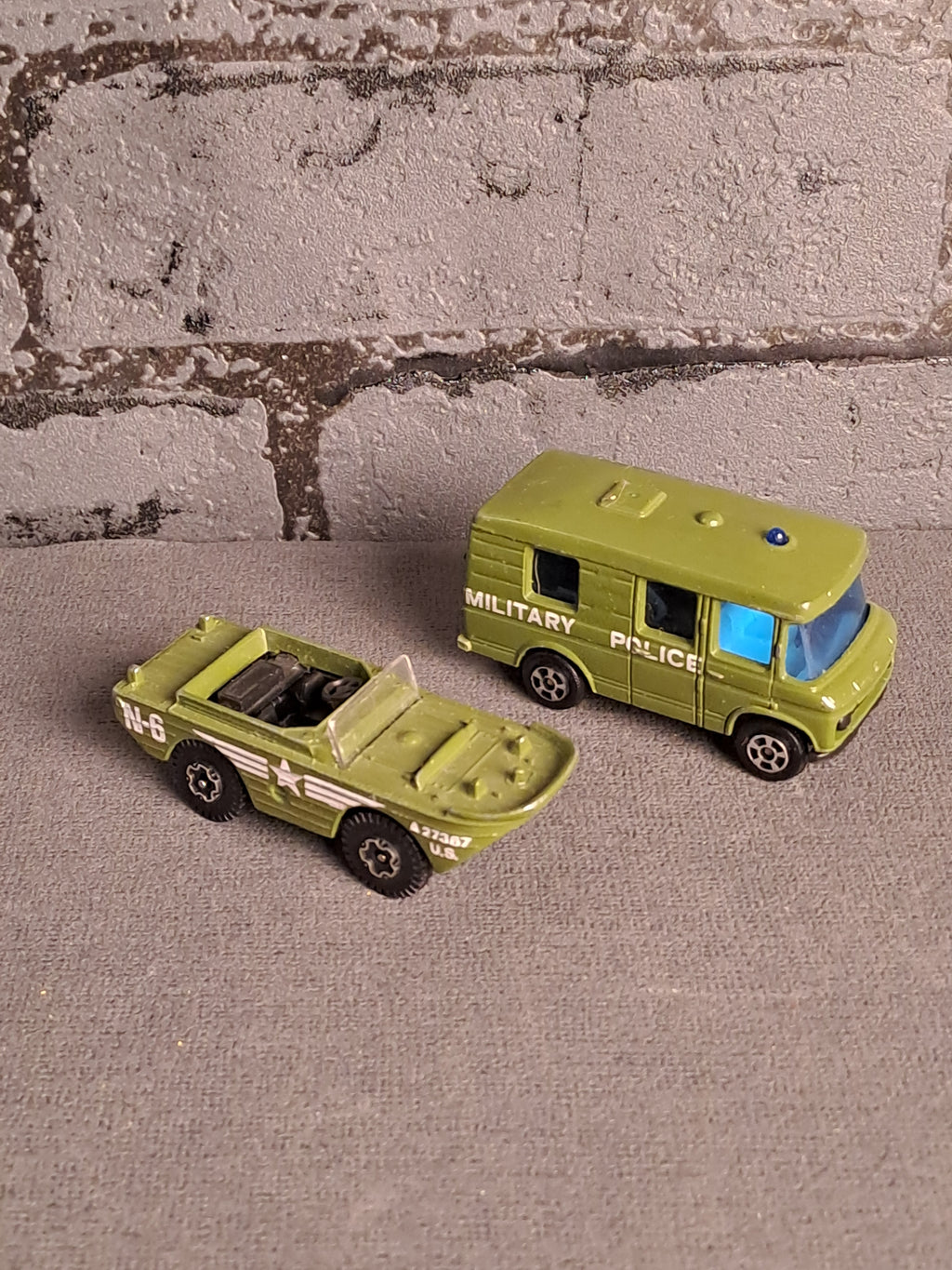 Play Art Military x2