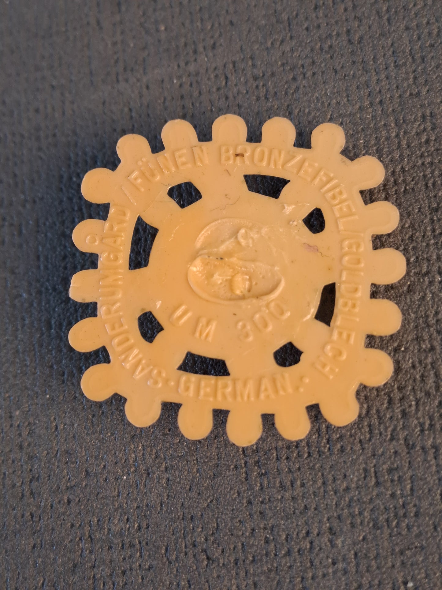WHW Donation Badge 1941-42
