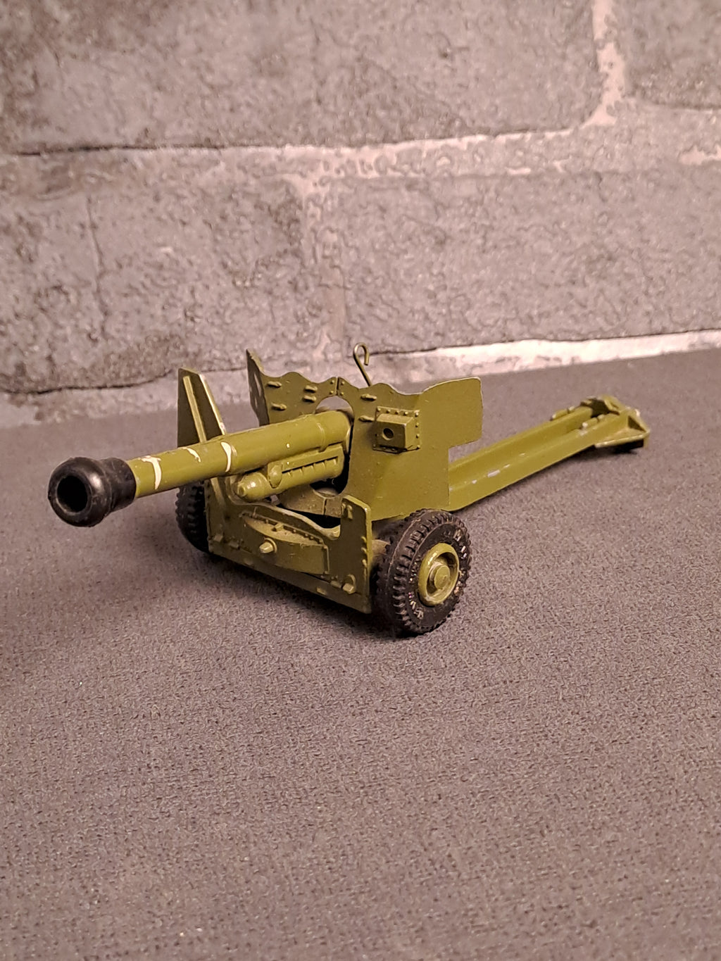 Tekno and Dinky Canons